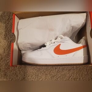 New Nike Court Borough Low 2 (Gs) Youth Size 7 Or Womens Size 8.5